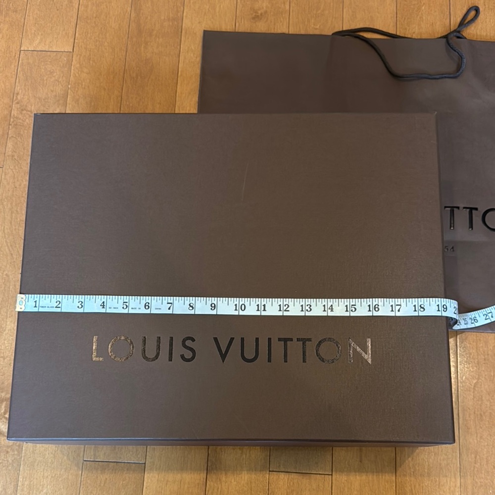 Louis Vuitton Black Box and Bag in XXL - Picture 2 of 5